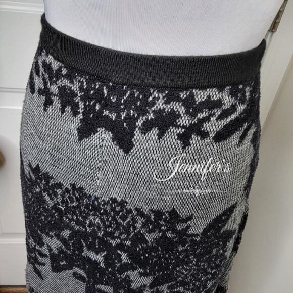 3/$30 Cupio Black and Gray Floral Sweater Skirt - Picture 3 of 8